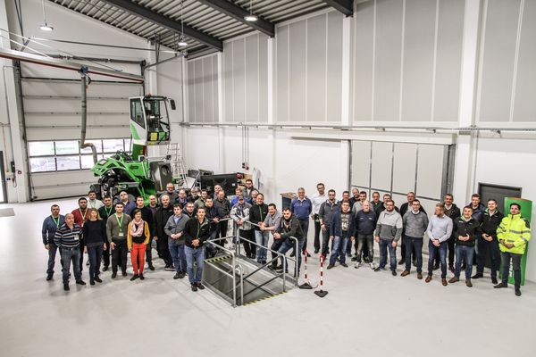 SENNEBOGEN academy dealer trainings in November